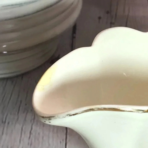 Vintage superior Hall's china gravy boat cottagecore granny entertaining - Picture 5 of 9